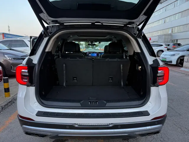 Ford Explorer — Фото автомобиля 18