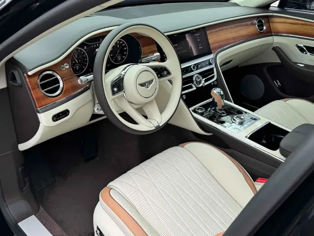 Bentley Flying Spur — Фото автомобиля 7