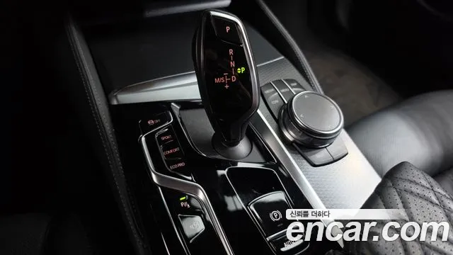BMW 5 Series G30 — Фото автомобиля 9