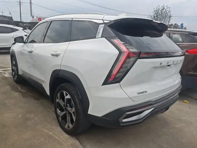 Geely Boyue L — Фото автомобиля 4