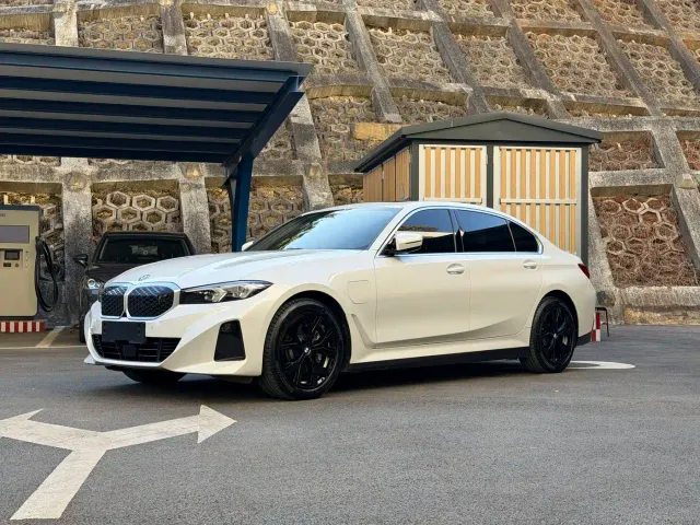 Фотография автомобиля — BMW i3
