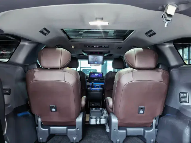 Toyota Granvia — Фото автомобиля 8