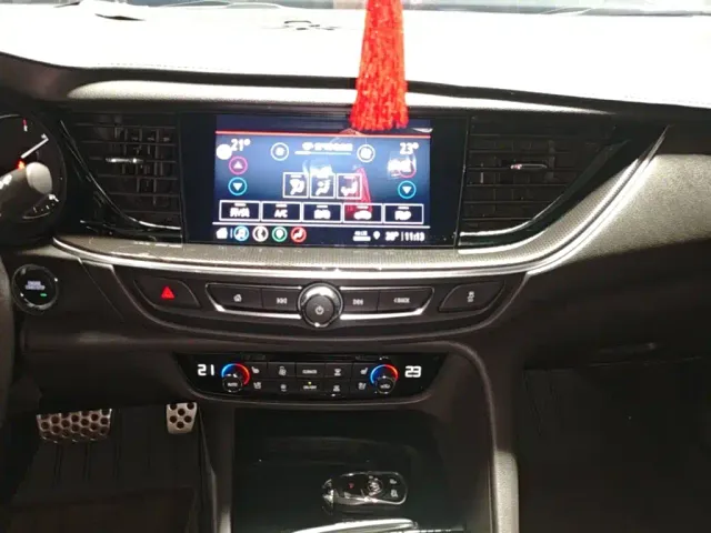 Buick Regal — Фото автомобиля 12