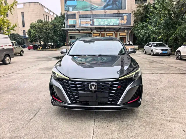 Changan Eado — Фото автомобиля 2