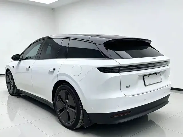 Li Auto i6 — Фото автомобиля 2