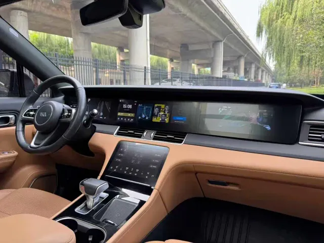 Li Auto ONE — Фото автомобиля 12