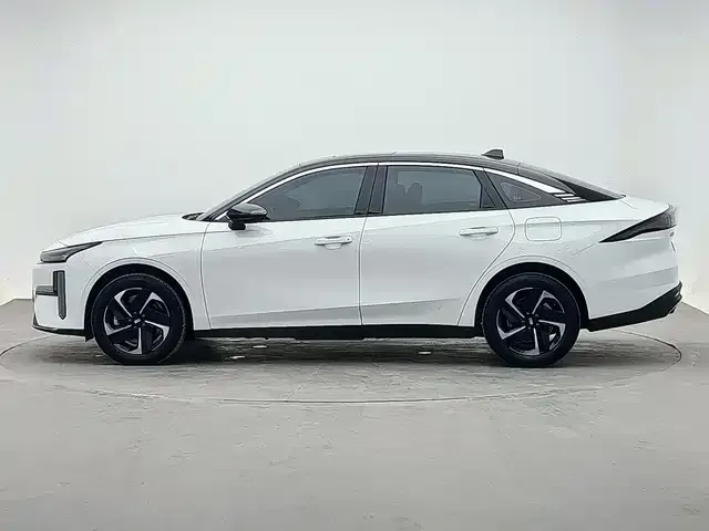 Geely Galaxy L6 — Фото автомобиля 3
