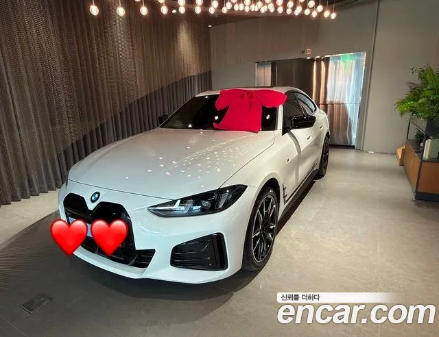 Фотография автомобиля — BMW i4