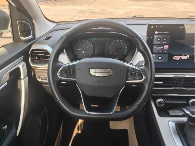 Geely Binyue — Фото автомобиля 15