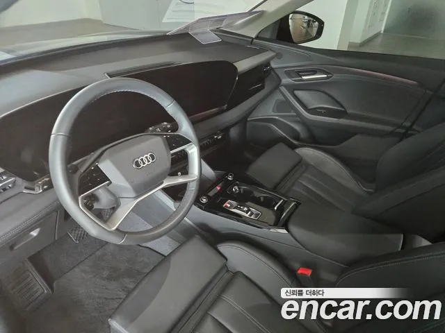 Audi Q6 e-tron — Фото автомобиля 11