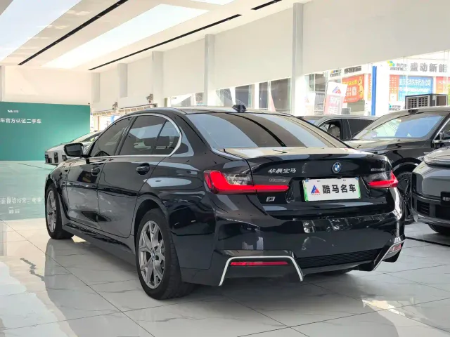 BMW i3 — Фото автомобиля 14