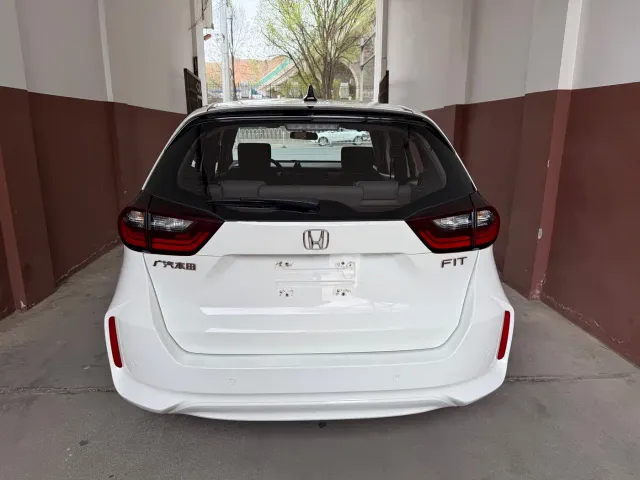 Honda Fit — Фото автомобиля 5