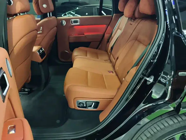 Li Auto L7 — Фото автомобиля 16