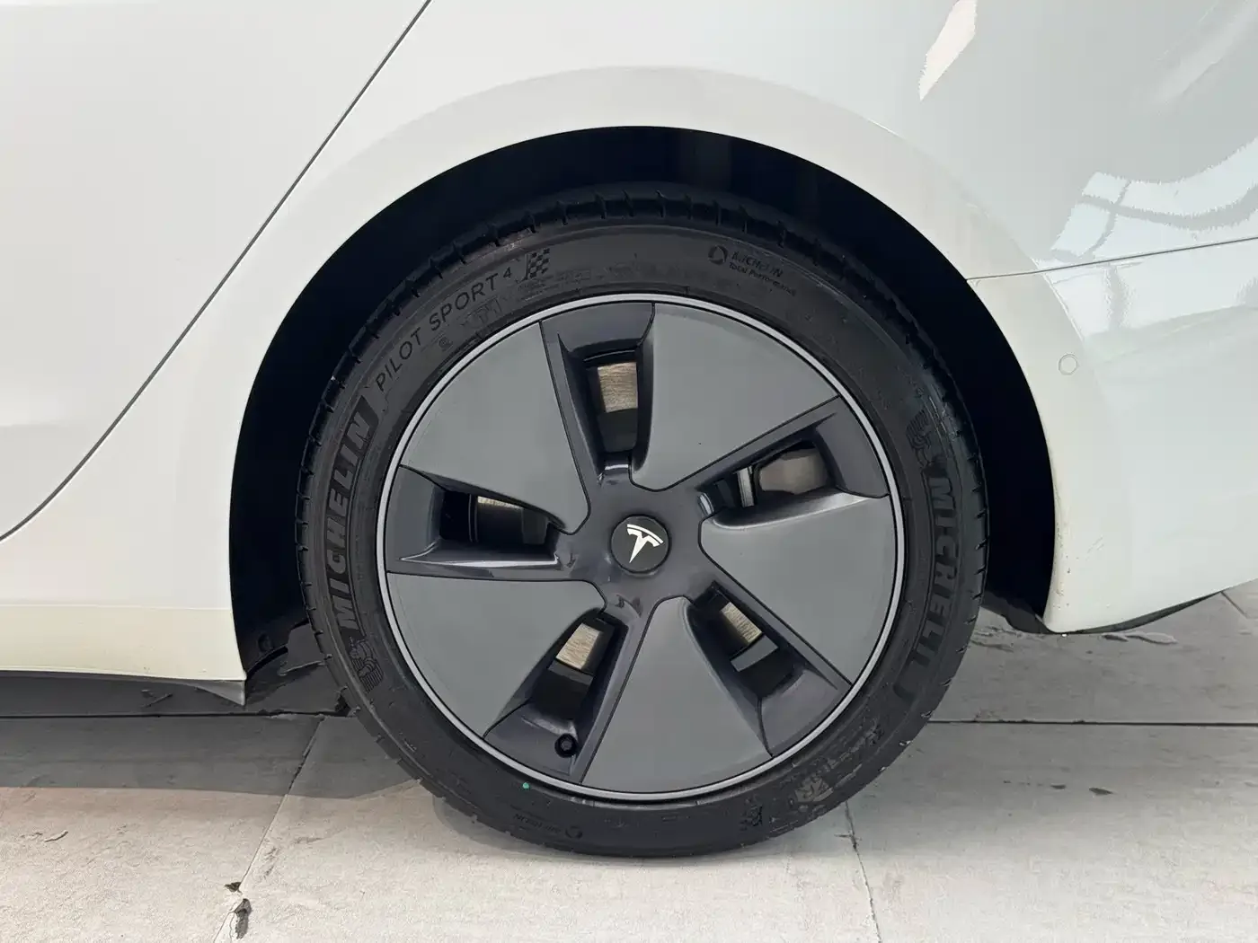 Tesla Model 3 2022 Model Rear-Wheel Drive Version — Фото автомобиля 7
