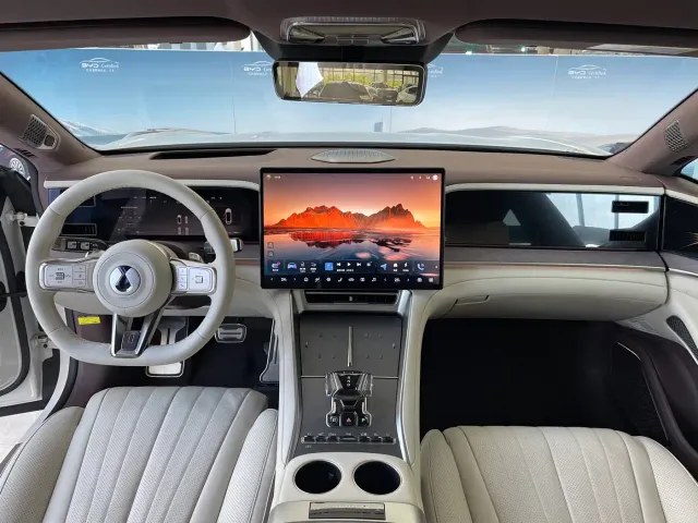 Denza Z9GT — Фото автомобиля 11