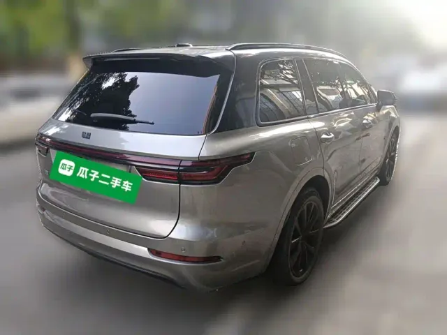 Li Auto ONE — Фото автомобиля 4