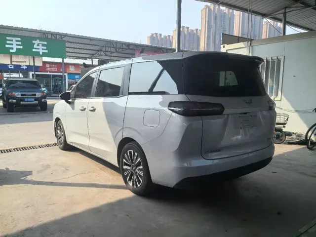Wuling Starlight 730 — Фото автомобиля 7