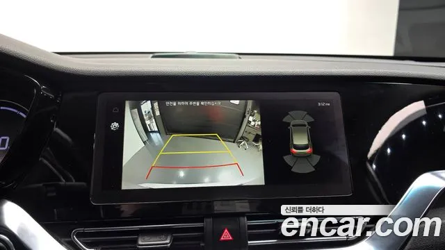Kia Niro — Фото автомобиля 14