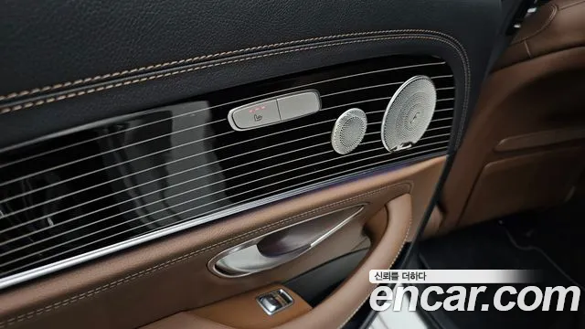 Mercedes-Benz E-Class — Фото автомобиля 15