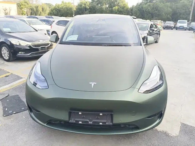 Tesla Model Y — Фото автомобиля 2