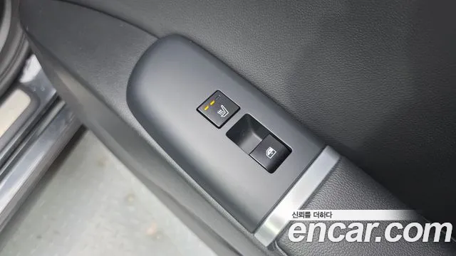Hyundai Grandeur Grandeur (GN7) 2.5 Бензин 2WD — Фото автомобиля 19