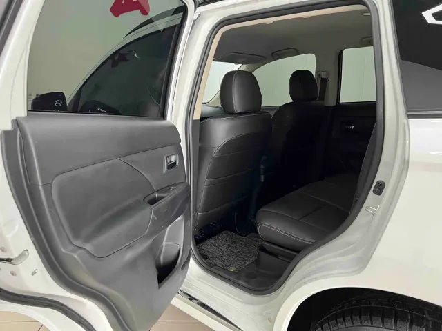 Mitsubishi Outlander — Фото автомобиля 16