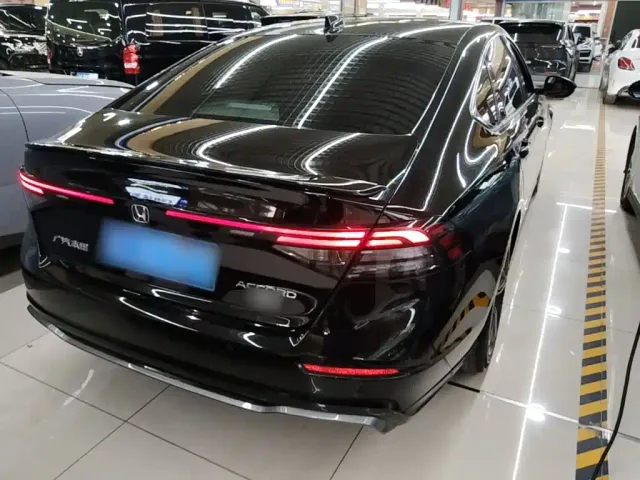 Honda Accord — Фото автомобиля 4