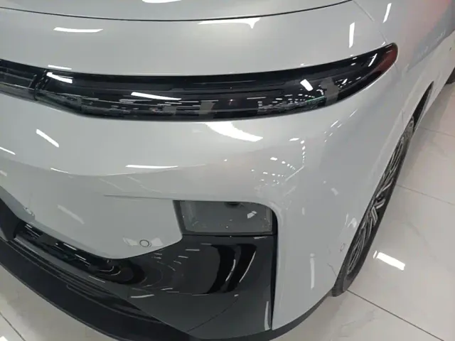 Leapmotor B10 — Фото автомобиля 23