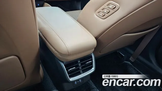 Hyundai Grandeur Grandeur (GN7) 3.5 Бензин 4WD — Фото автомобиля 30