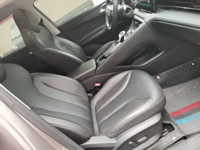 Roewe RX5 — Фото автомобиля 24