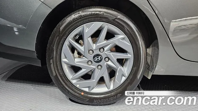 Hyundai Avante CN7 — Фото автомобиля 5
