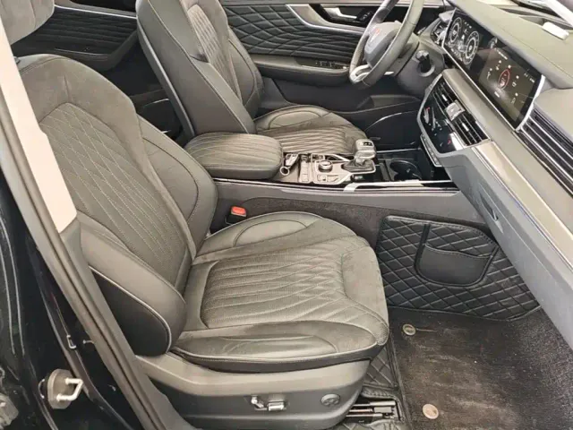 Hongqi HS5 — Фото автомобиля 24