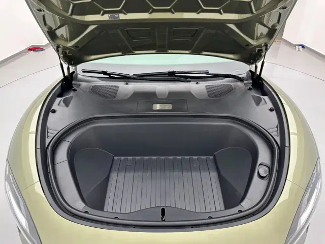 Xiaomi SU7 — Фото автомобиля 26