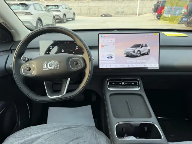 Changan Qiyuan Q05 — Фото автомобиля 10