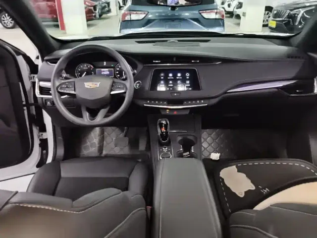 Cadillac XT4 — Фото автомобиля 9