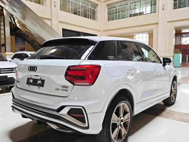 Audi Q2L — Фото автомобиля 18