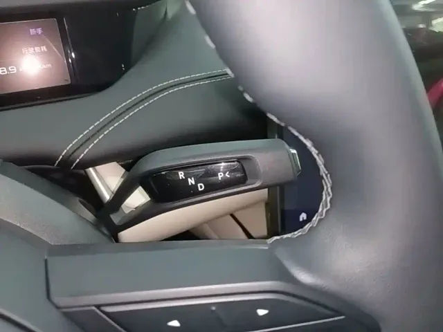 Xiaomi SU7 — Фото автомобиля 13