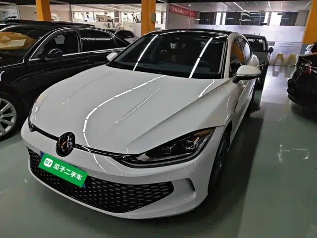 Фотография автомобиля — Volkswagen Lamando