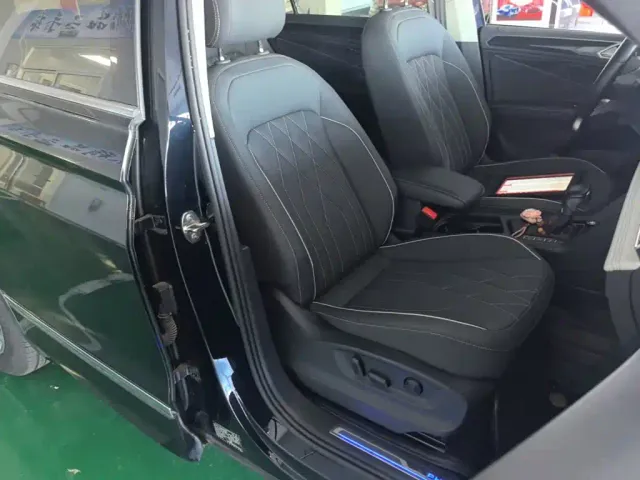 Volkswagen Tiguan L PHEV — Фото автомобиля 24