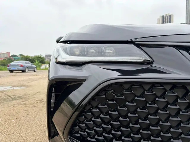 Toyota Avalon — Фото автомобиля 18