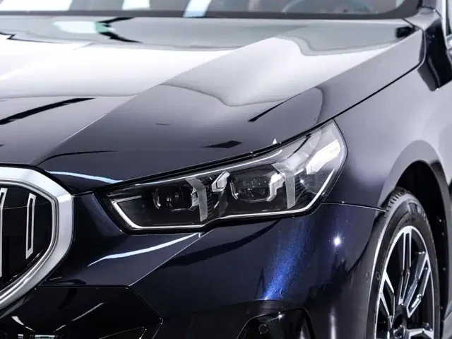 BMW 5 Series — Фото автомобиля 10