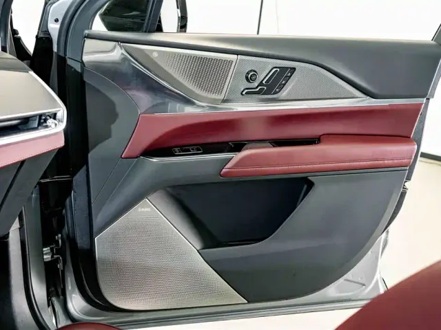 Cadillac XT5 — Фото автомобиля 16