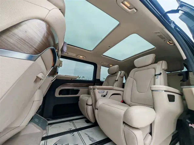 Mercedes-Benz V-Class — Фото автомобиля 16