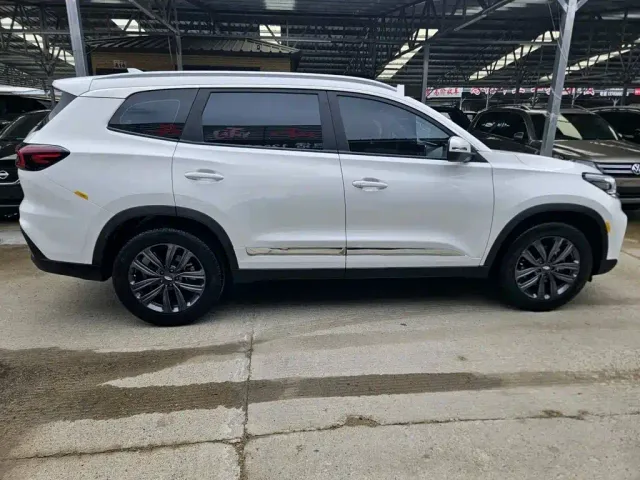 Chery Tiggo 8 — Фото автомобиля 5