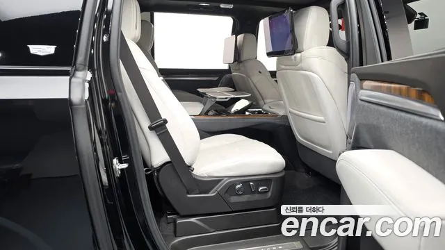Cadillac Escalade — Фото автомобиля 17