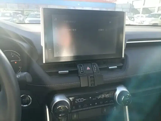 Toyota RAV4 — Фото автомобиля 12