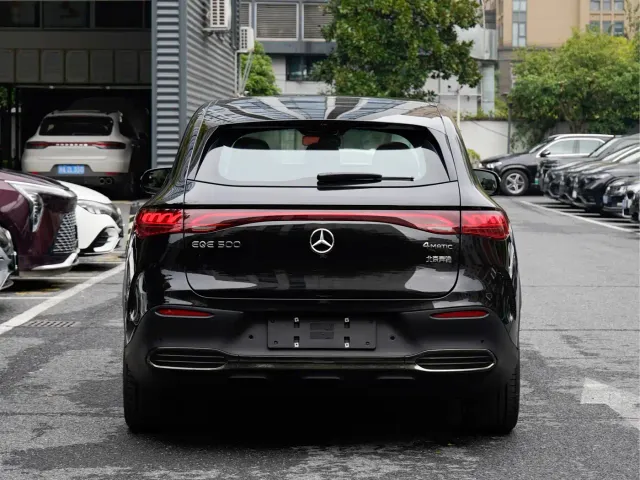 Mercedes-Benz EQE SUV — Фото автомобиля 5