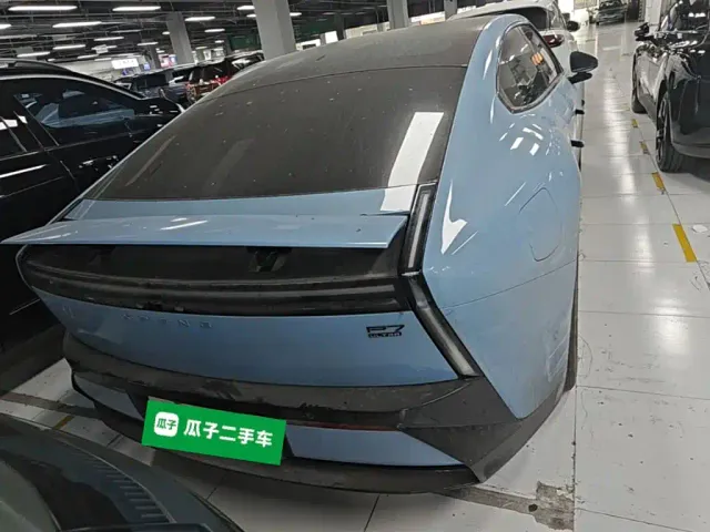 Xpeng P7 — Фото автомобиля 5