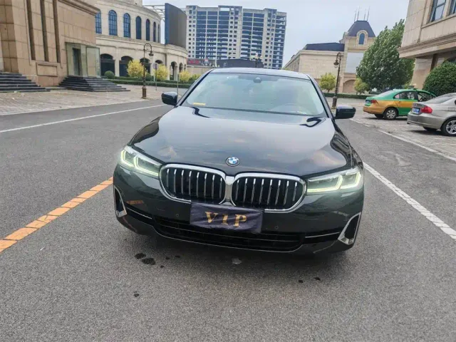 BMW 5 Series — Фото автомобиля 2