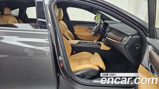 Volvo S90 — Фото автомобиля 26